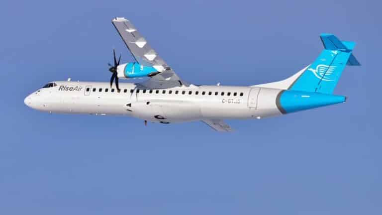 ATR 72 600 flying